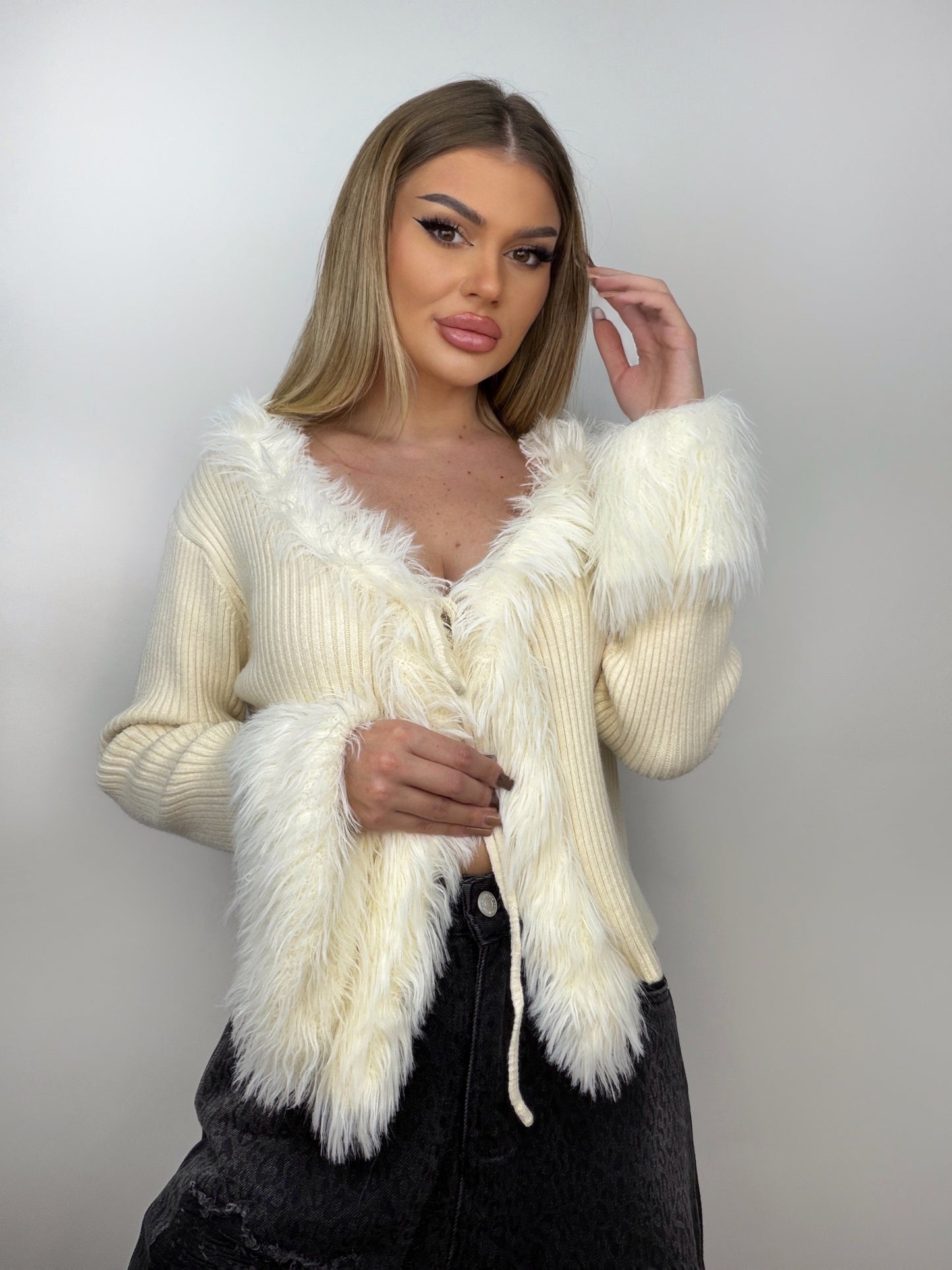 Cardigan Bej Fluffy