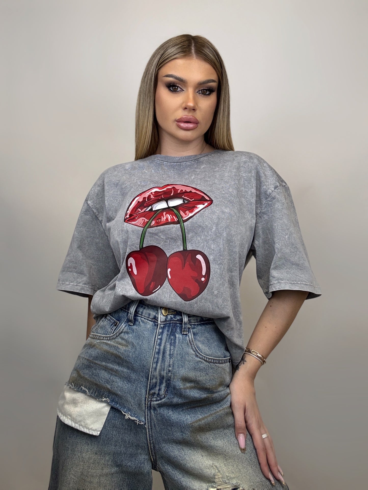 Tricou Gri Kiss Cherry