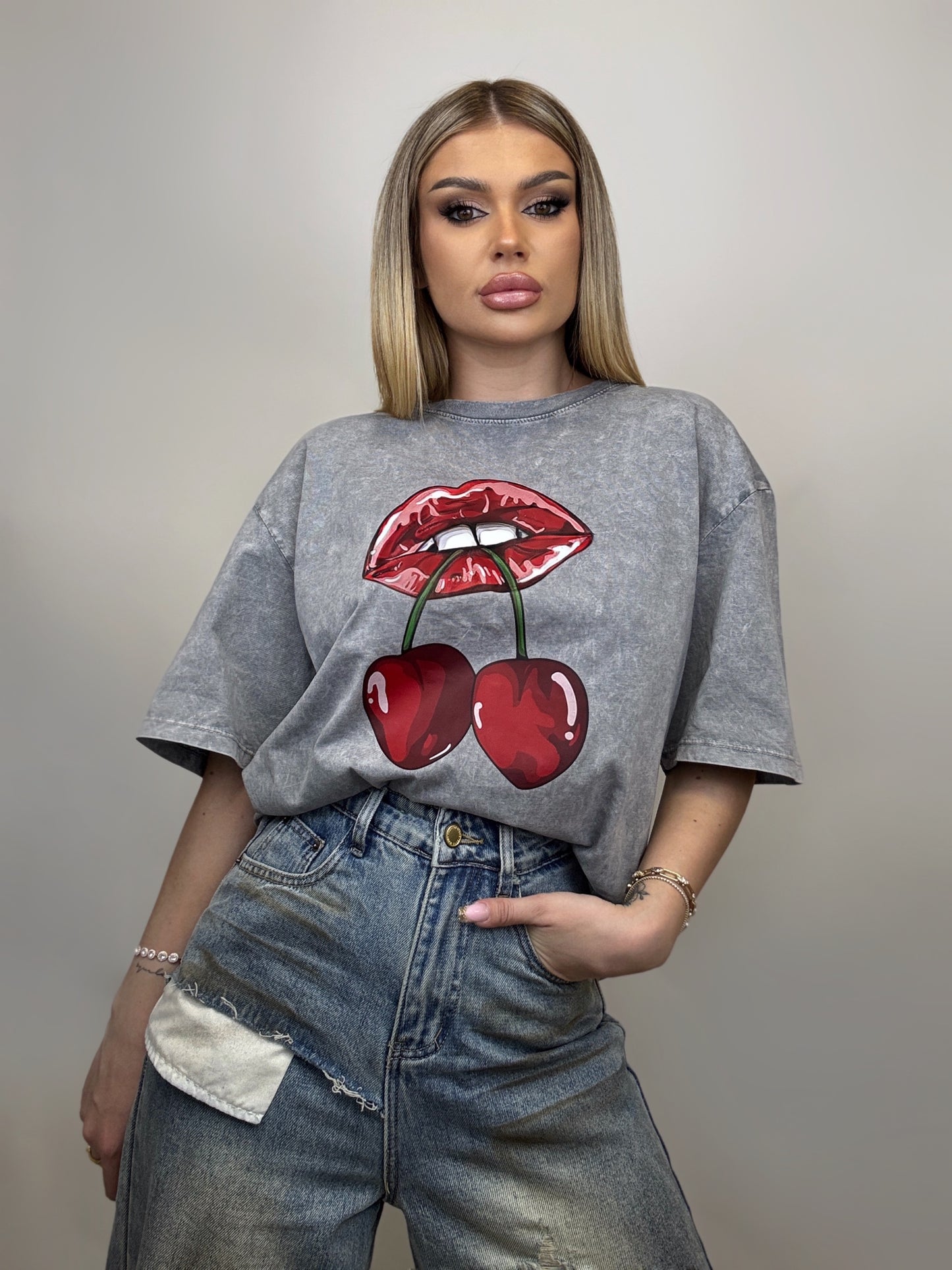 Tricou Gri Kiss Cherry