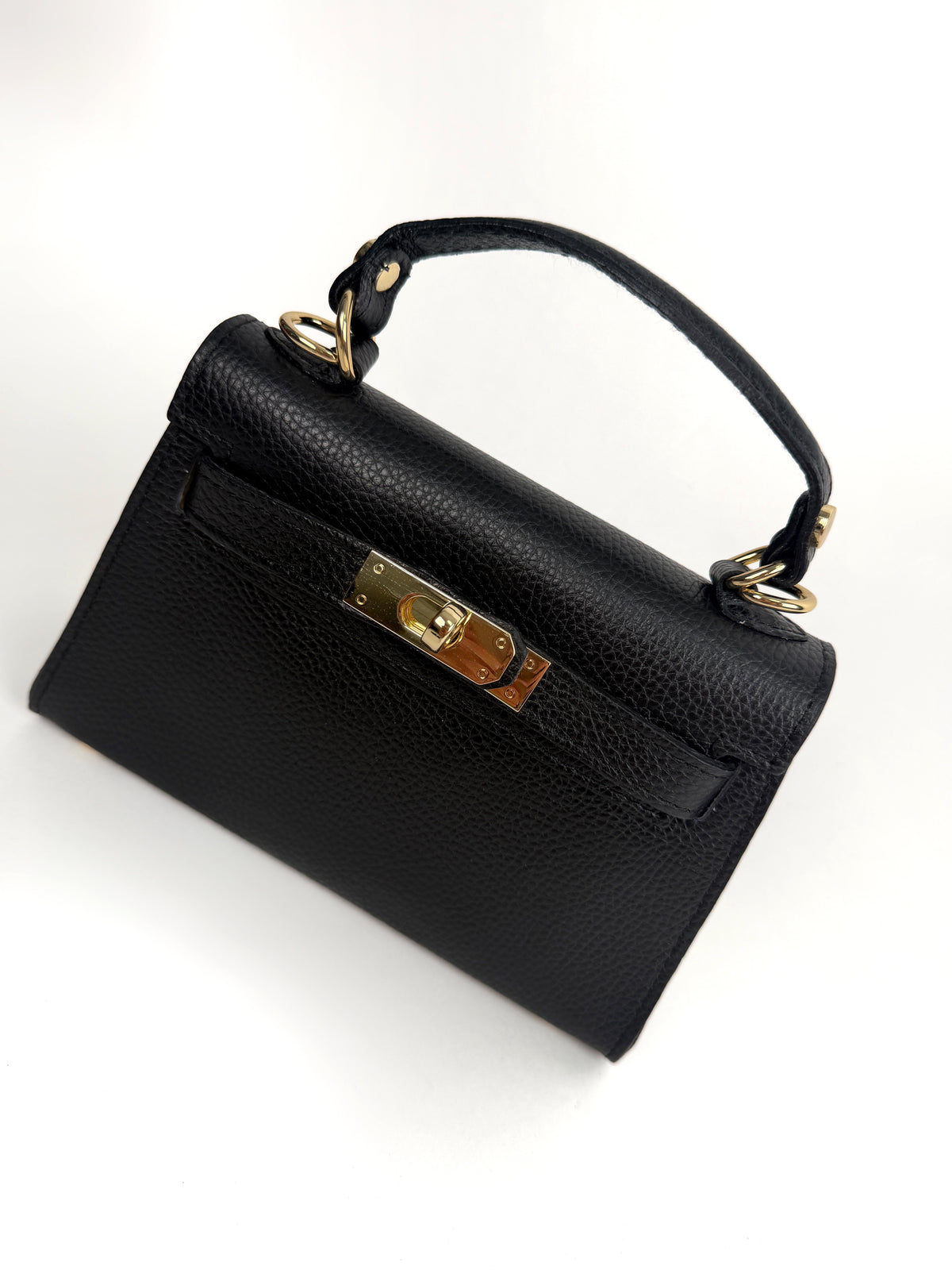 Geanta Neagra Nomi